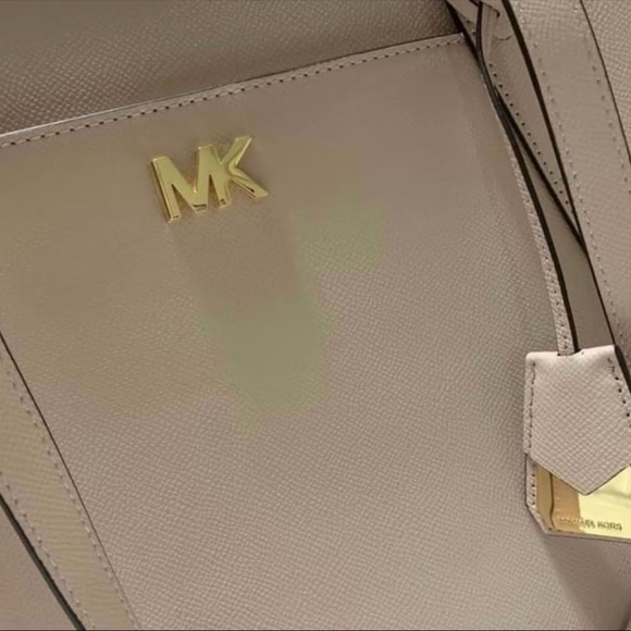 Michael Kors Maddie Medium Crossgrain Leather Tote - Picture 3 of 7